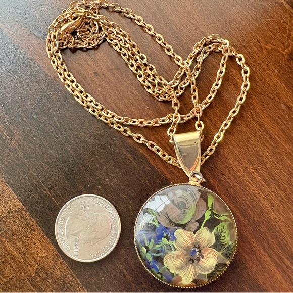 Gold Plated Floral Painted Glass Pendant Necklace 30 Inch Gold Plated Chain - Picture 2 of 7